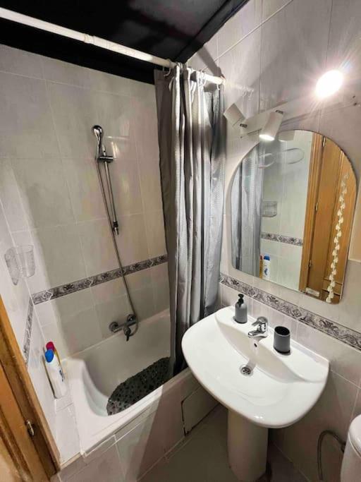 Lowcost 2 Personas 10 Min De Atocha Madrid